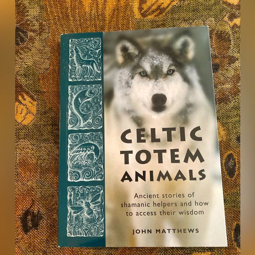 CELTIC TOTEM ANIMALS  ~ Paperback Book and Cards ~ by John Matthews